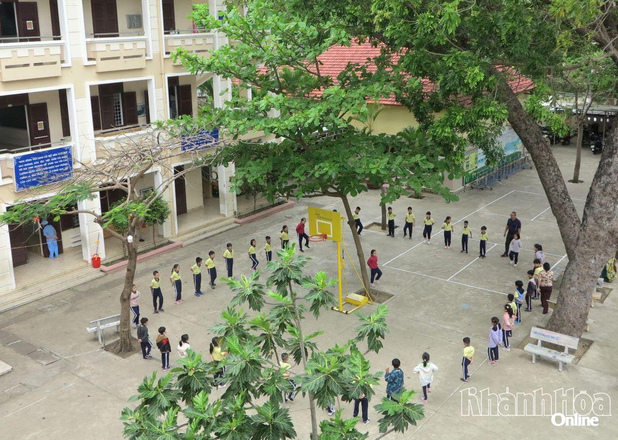 Trường Tiểu học Lộc Thọ (phường Nha Trang), một trong những trường đạt chuẩn quốc gia. 