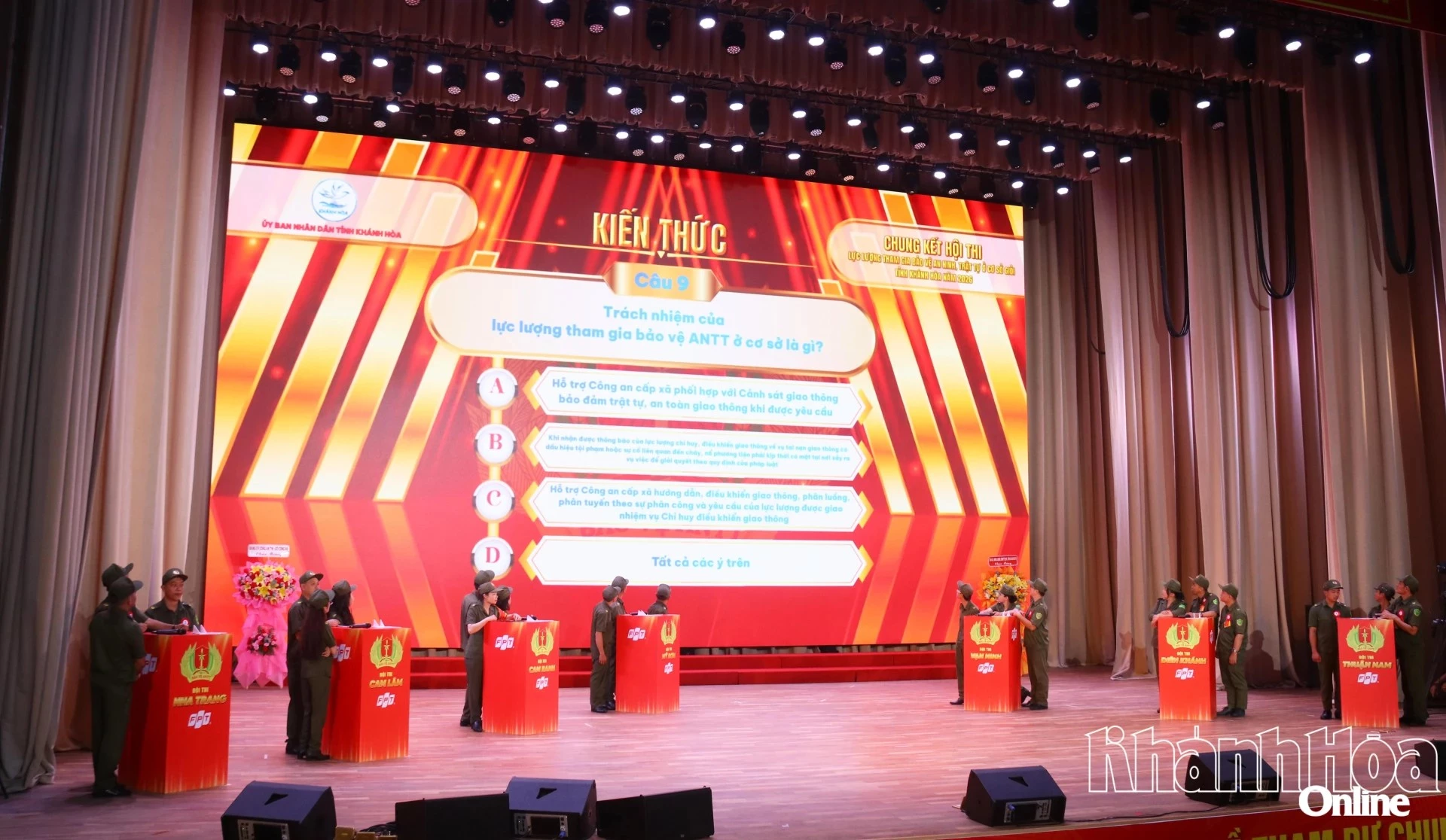 Các đội tham gia tại nội dung thi Kiến thức.