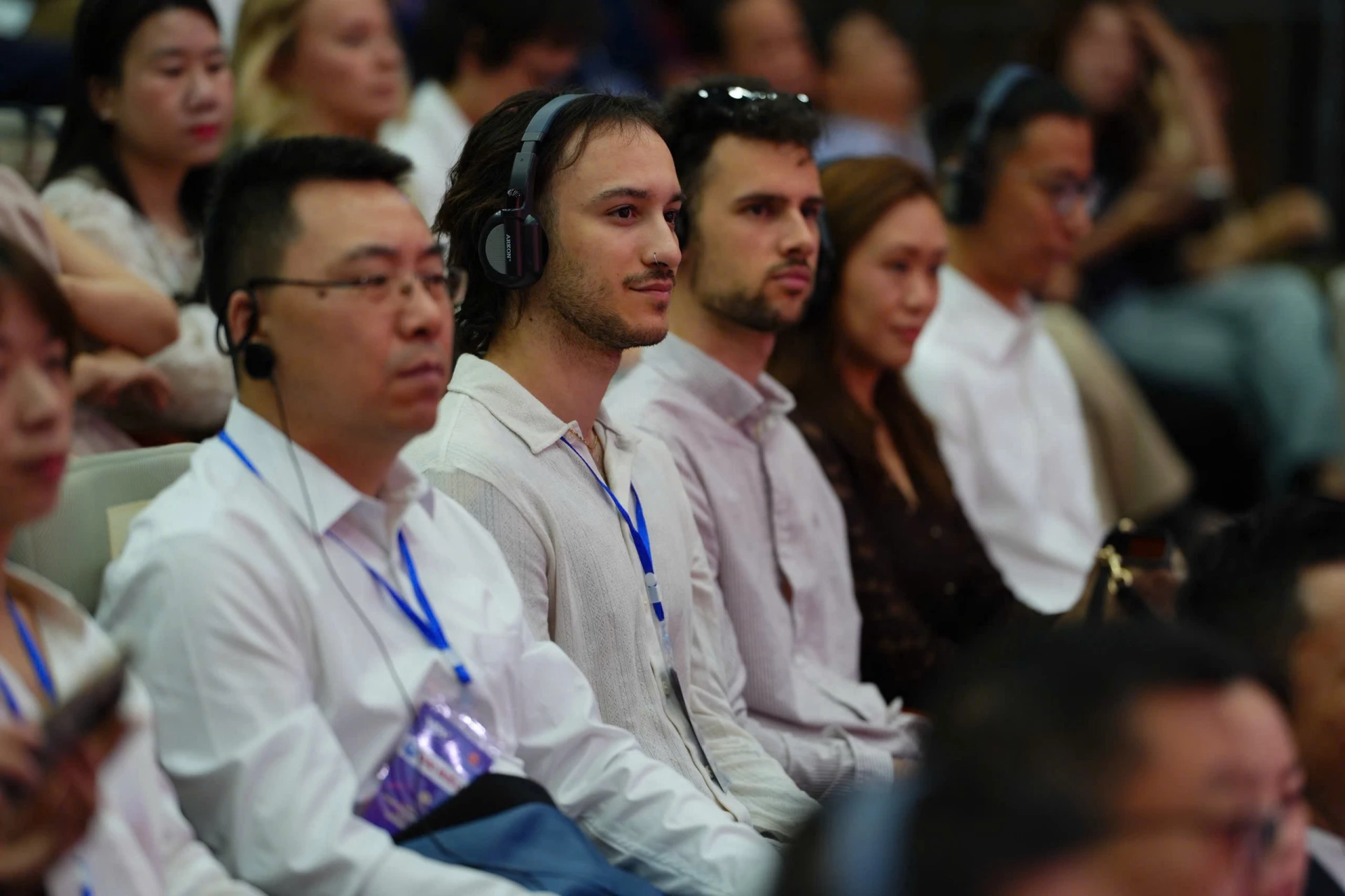 Các đại biểu quốc tết tham gia Hội thảo quốc tế “Podcast: Đại lộ sáng tạo cho phát thanh trong kỷ nguyên số”.