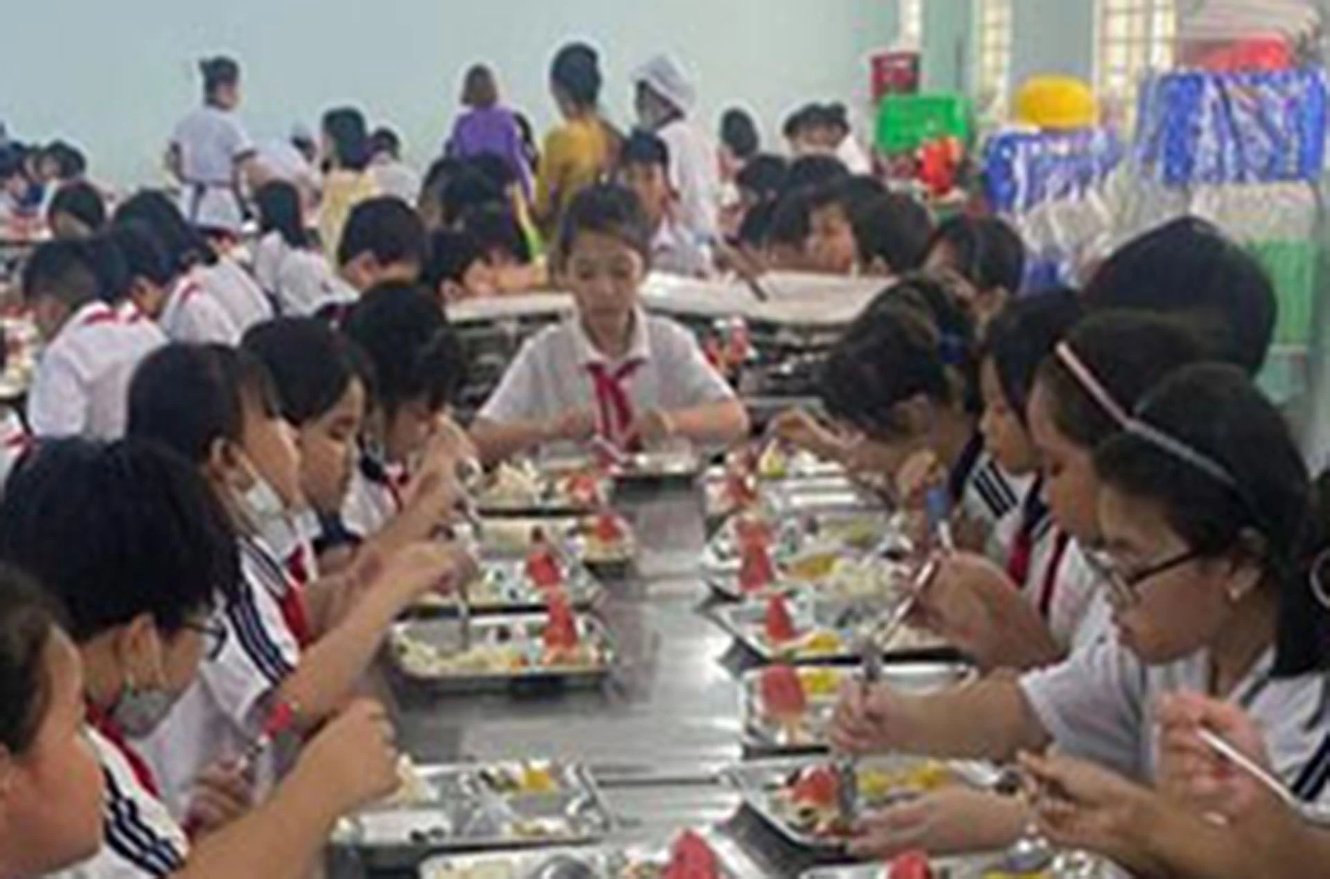 Kiểm soát chặt chẽ nguồn thực phẩm trong trường học