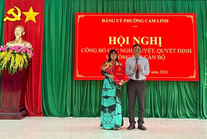 Phường Cam Linh công bố các nghị quyết, quyết định về công tác cán bộ