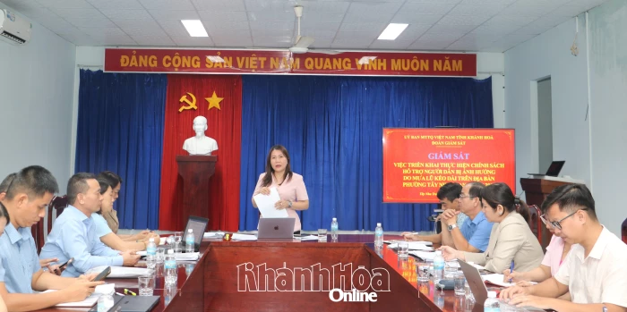 Giám sát việc chi hỗ trợ người dân bị ảnh hưởng bởi mưa lũ tại phường Tây Nha Trang