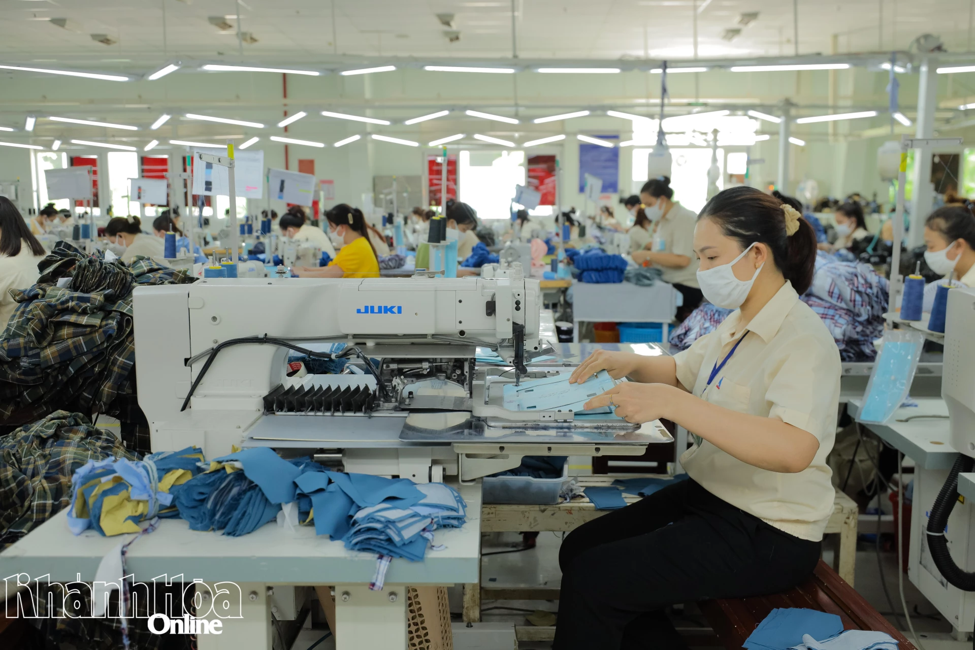 Hoạt động sản xuất tại Xí nghiệp May Khatoco.