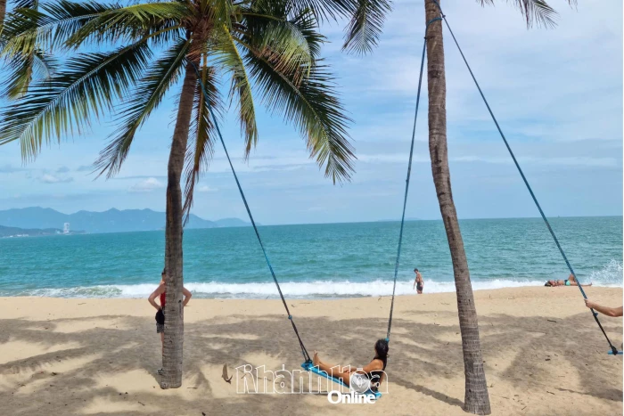 Về Khánh Hòa nghe biển gọi