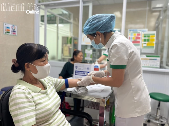 Bệnh viện Đa khoa Sài Gòn Nha Trang khám sức khoẻ miễn phí cho người dân xã Diên Lạc