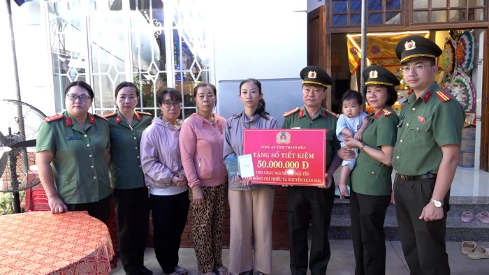 [Video] Công an tỉnh Thanh Hóa thăm hỏi, động viên gia đình đồng chí Thiếu tá Nguyễn Xuân Hải