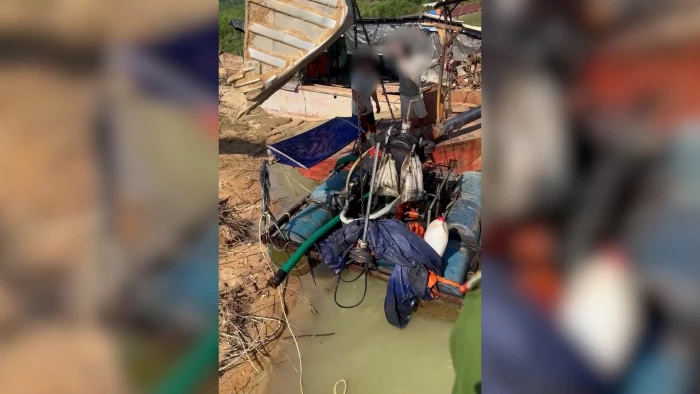 [Video] Điều tra, xử lý hoạt động khai thác cát trái phép tại hồ Suối Dầu