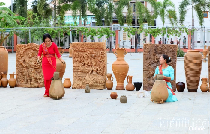 Bảo tồn và phát huy di sản văn hóa Chăm 