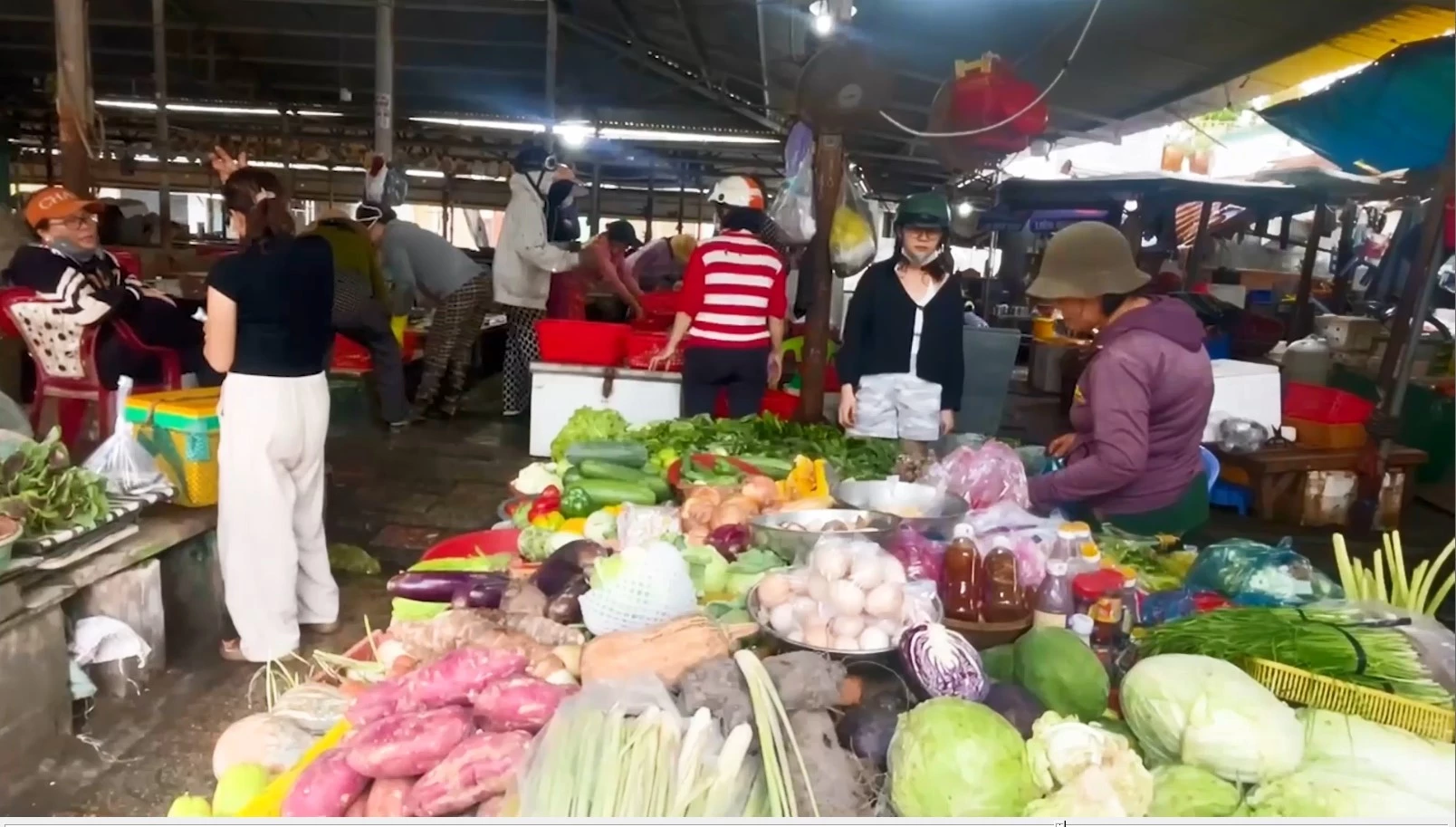 Một góc chợ Mỹ Ca, phường Bắc Cam Ranh. Ảnh minh họa.