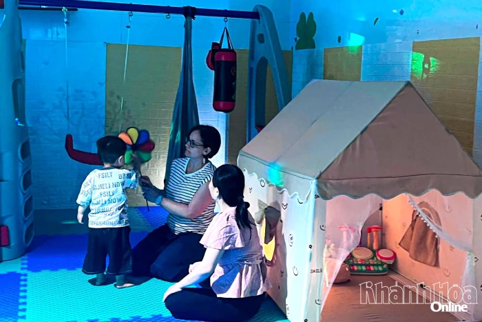 Can thiệp sớm cho trẻ rối loạn phát triển: Thay đổi cách tiếp cận