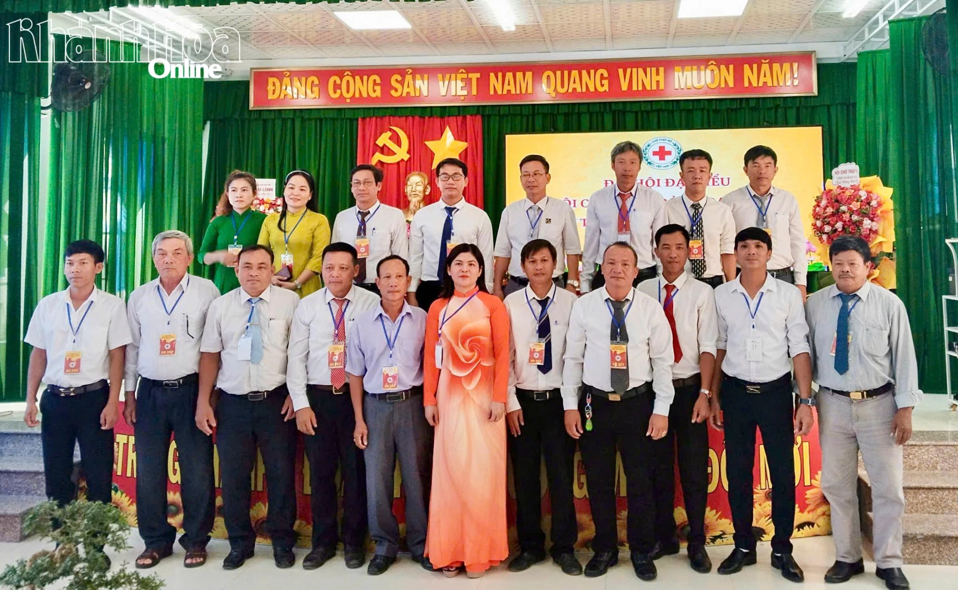 Ban chấp hành Hội khóa mới ra mắt Đại hội.