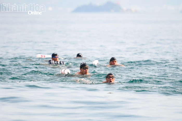 Sôi nổi Giải bơi truyền thống Học viện Hải quân