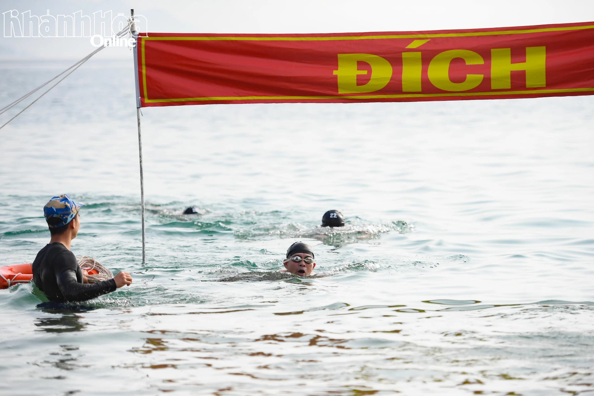 Những vận động viên về đích đầu tiên của cự ly 1.000m