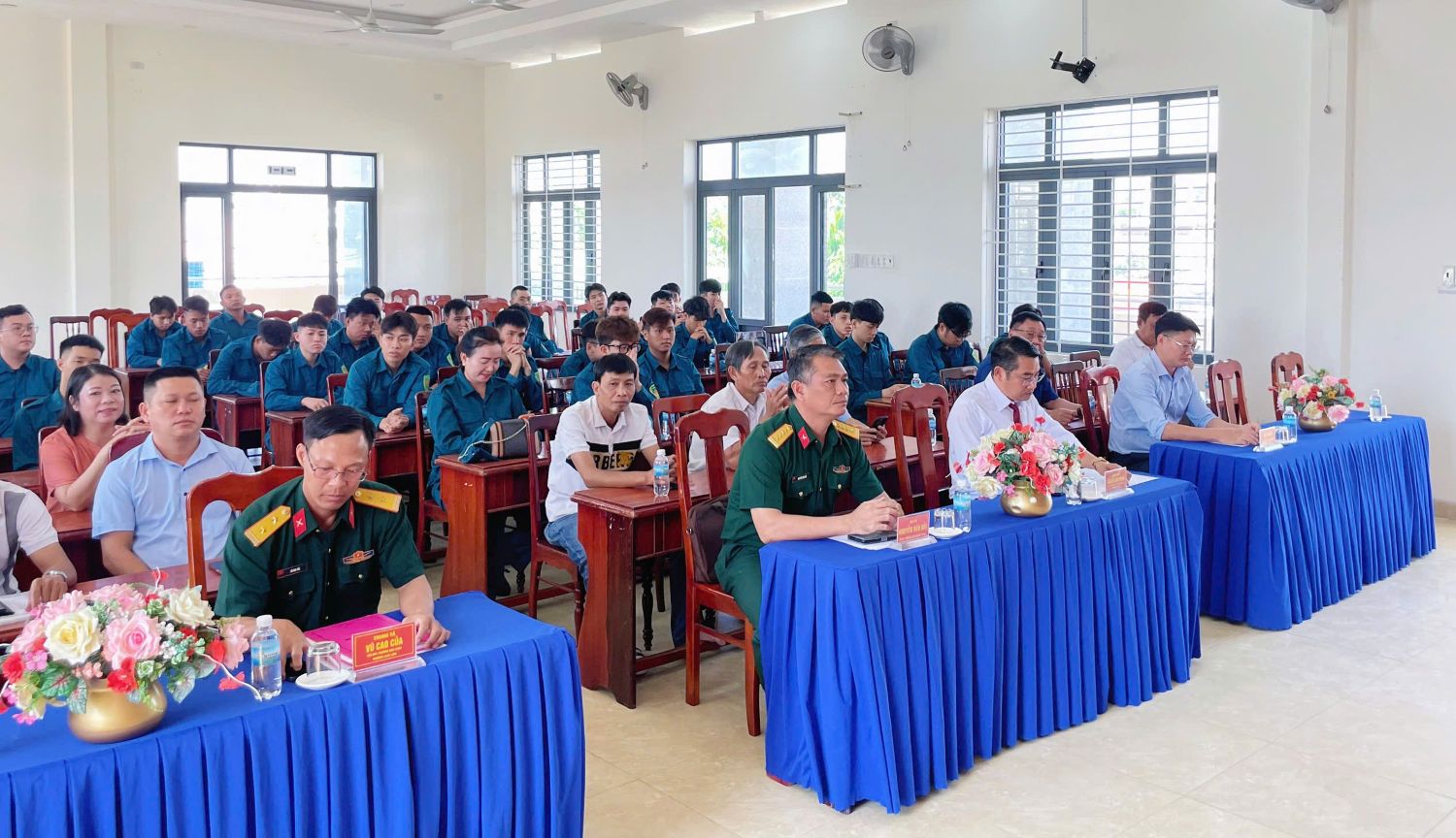 Các đại biểu tham dự khai mạc khóa huấn luyện.