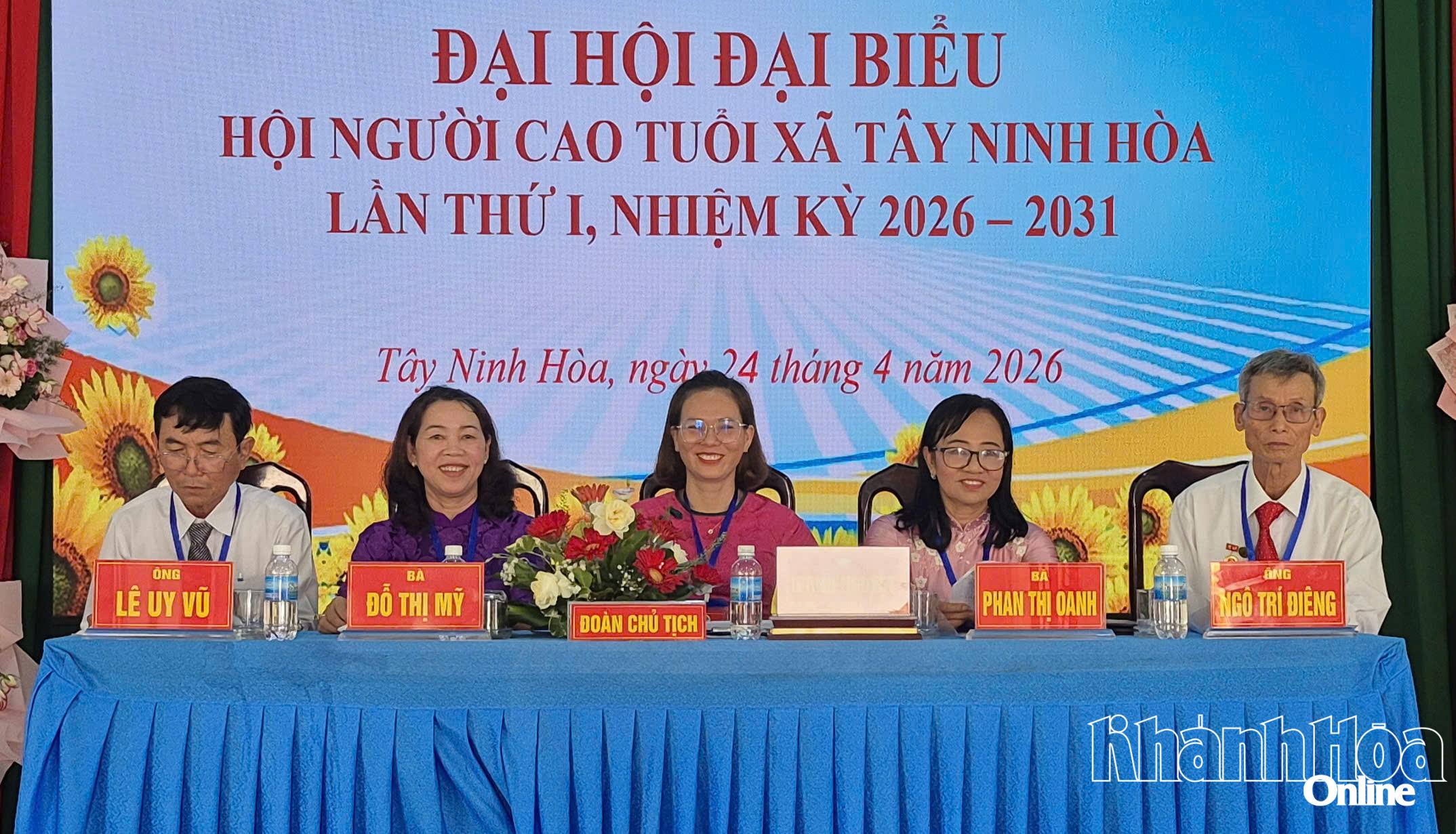 Đoàn Chủ tịch điều hành đại hội