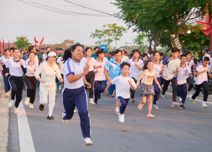 Phường Ba Ngòi phát động Ngày chạy Olympic vì sức khỏe toàn dân - Vì an ninh Tổ quốc năm 2026