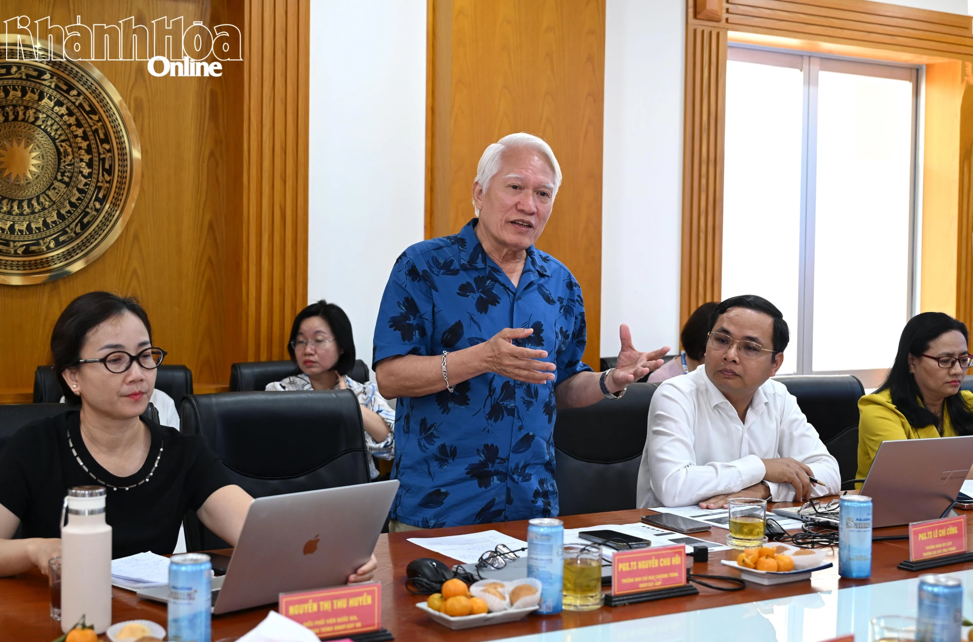 Phó Giáo sư, Tiến sĩ Nguyễn Chu Hồi phát biểu tại hội thảo.