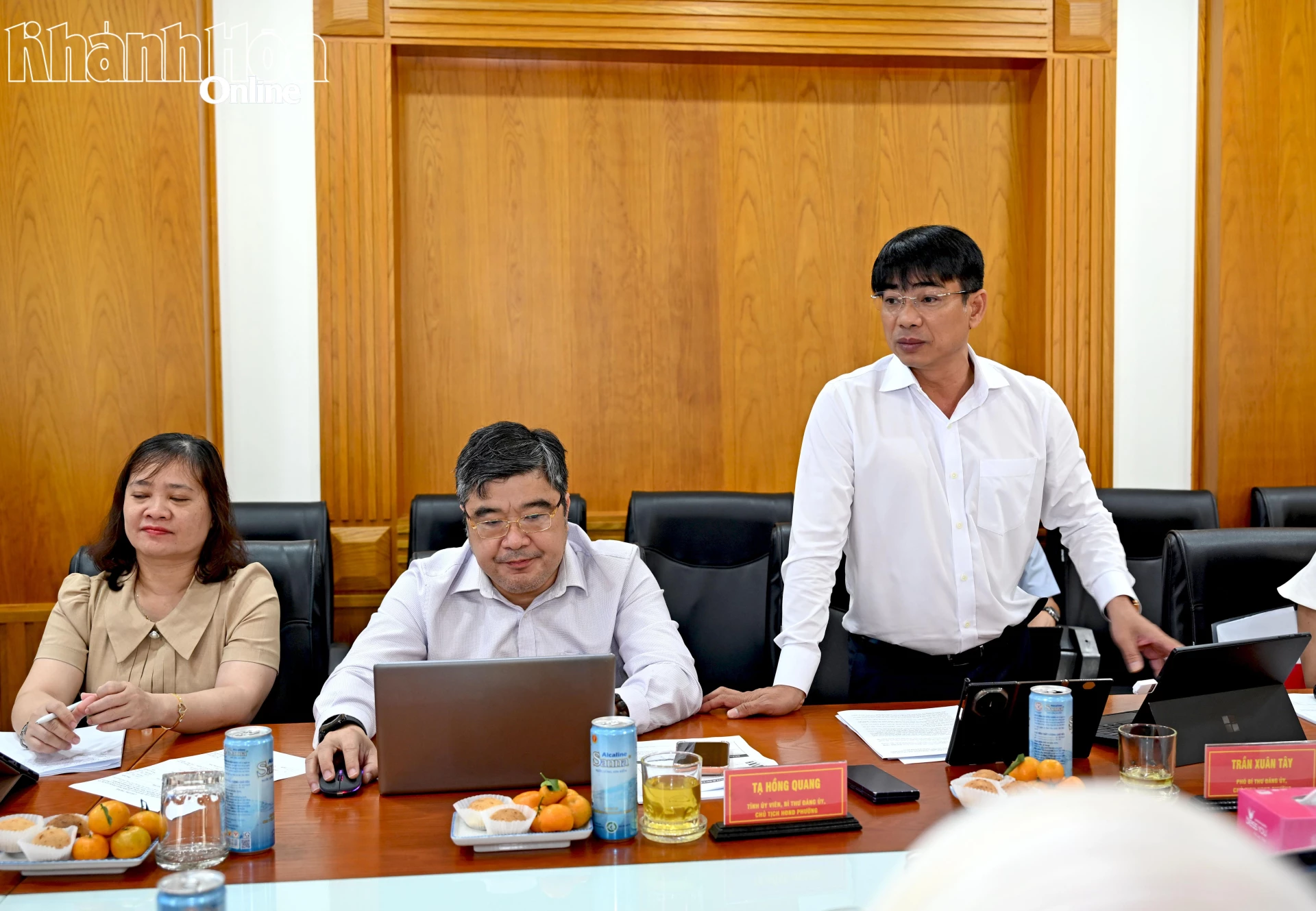 Ông Trần Xuân Tây – Chủ tịch UBND phường phát biểu.