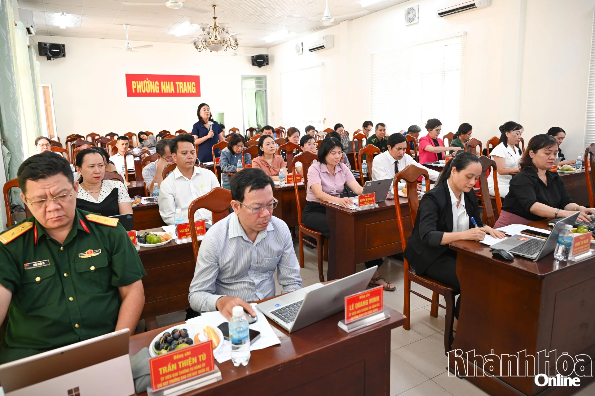 Các đại biểu dự hội nghị.