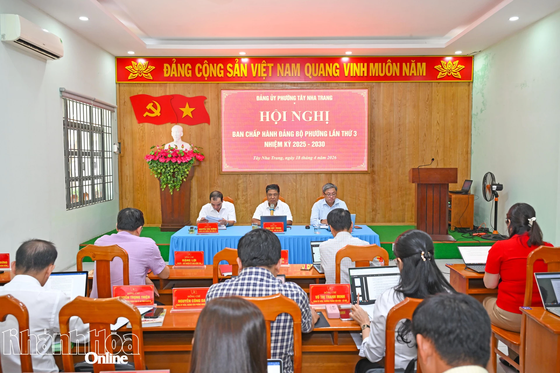 Quang cảnh hội nghị.