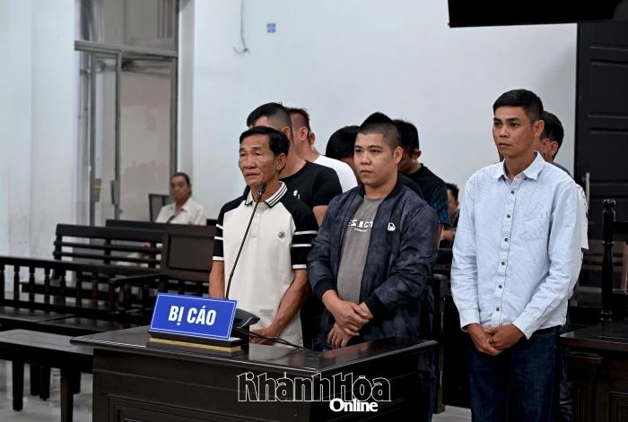 13 thanh niên tổ chức sử dụng trái phép chất ma túy lãnh án