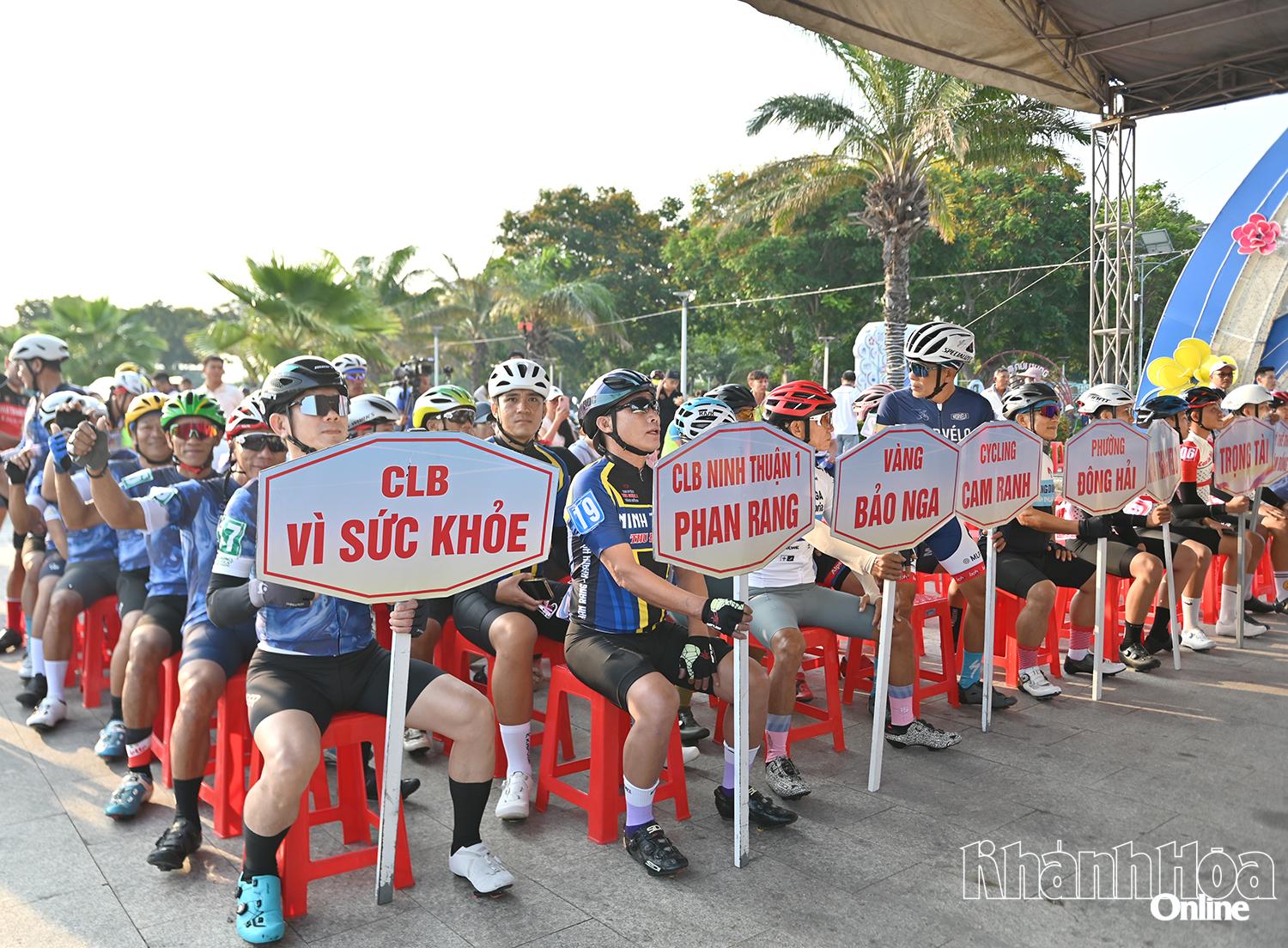 Các tay đua tham dự giải.