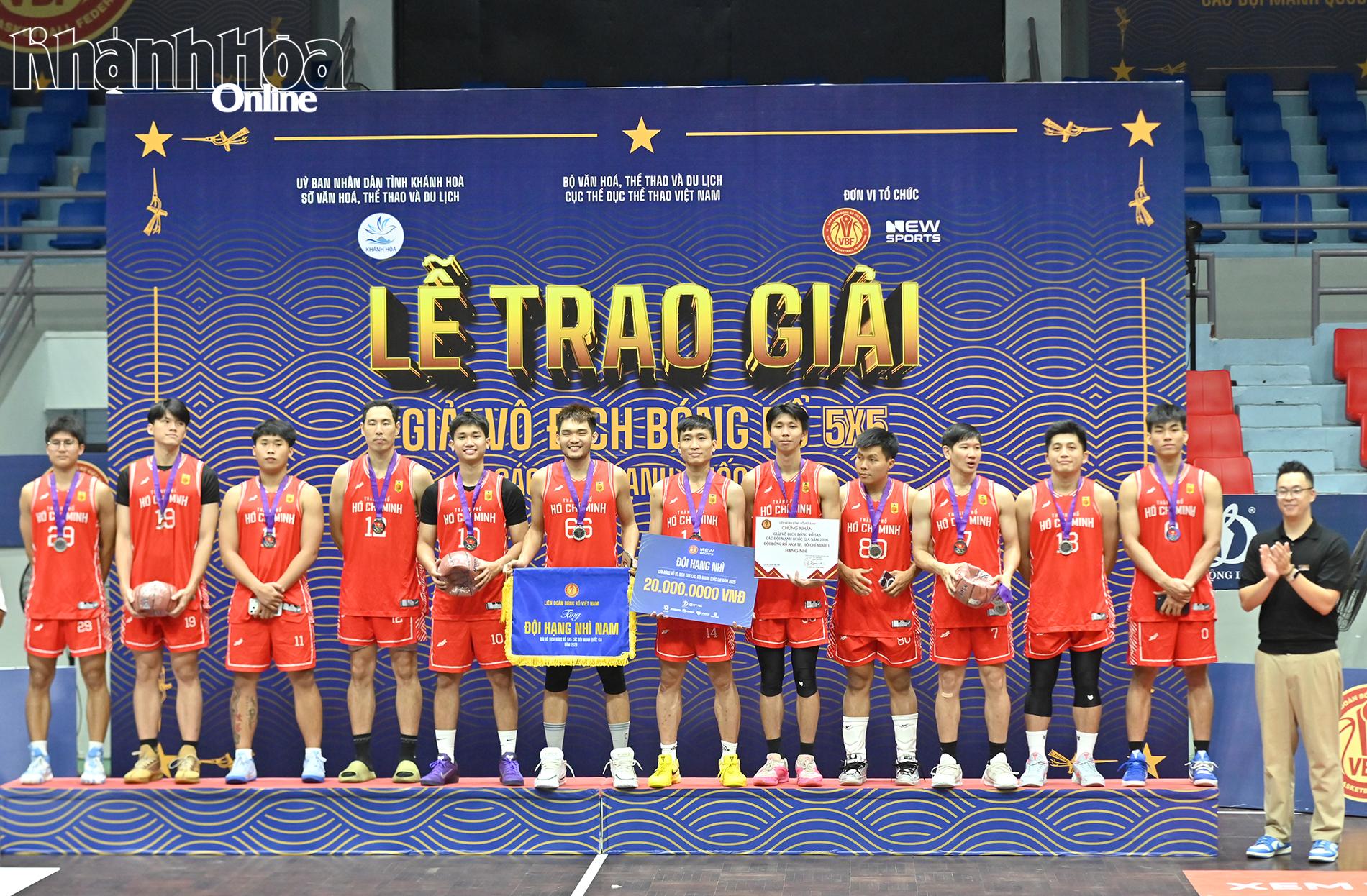 Đội TP. Hồ Chí Minh 1 giành hạng nhì.