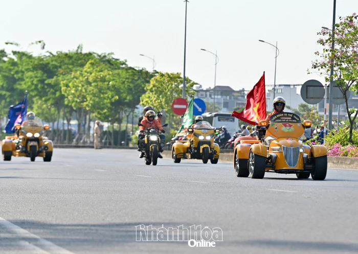 Cuộc đua xe đạp toàn quốc Cúp Truyền hình TP. Hồ Chí Minh lần thứ 38:
Xuất phát chặng 16 Nha Trang - Đà Lạt