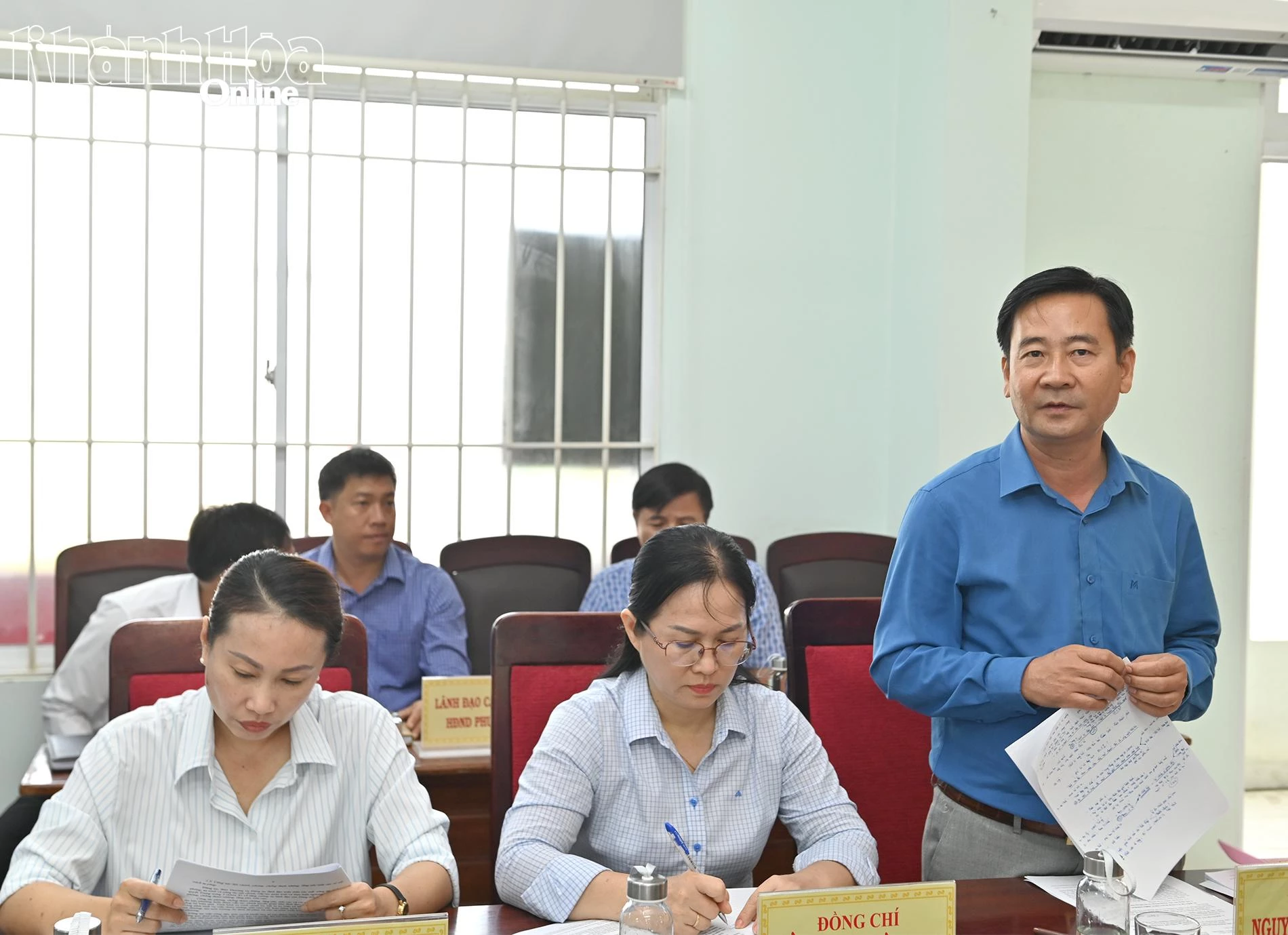 Lãnh đạo Đảng ủy phường Hòa Thắng báo cáo công tác xây dựng Đảng quý I.