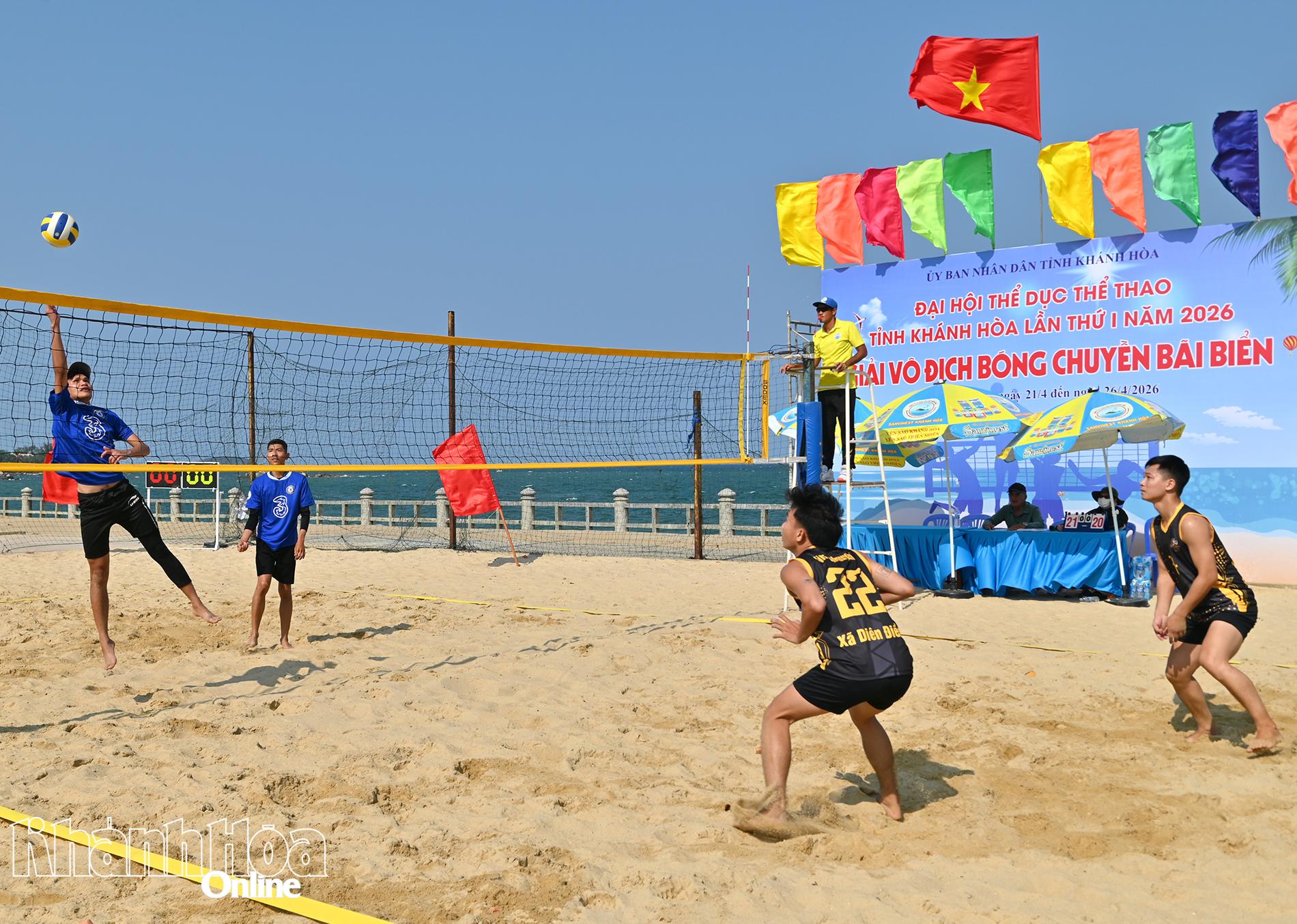 Các vận động viên thi đấu.