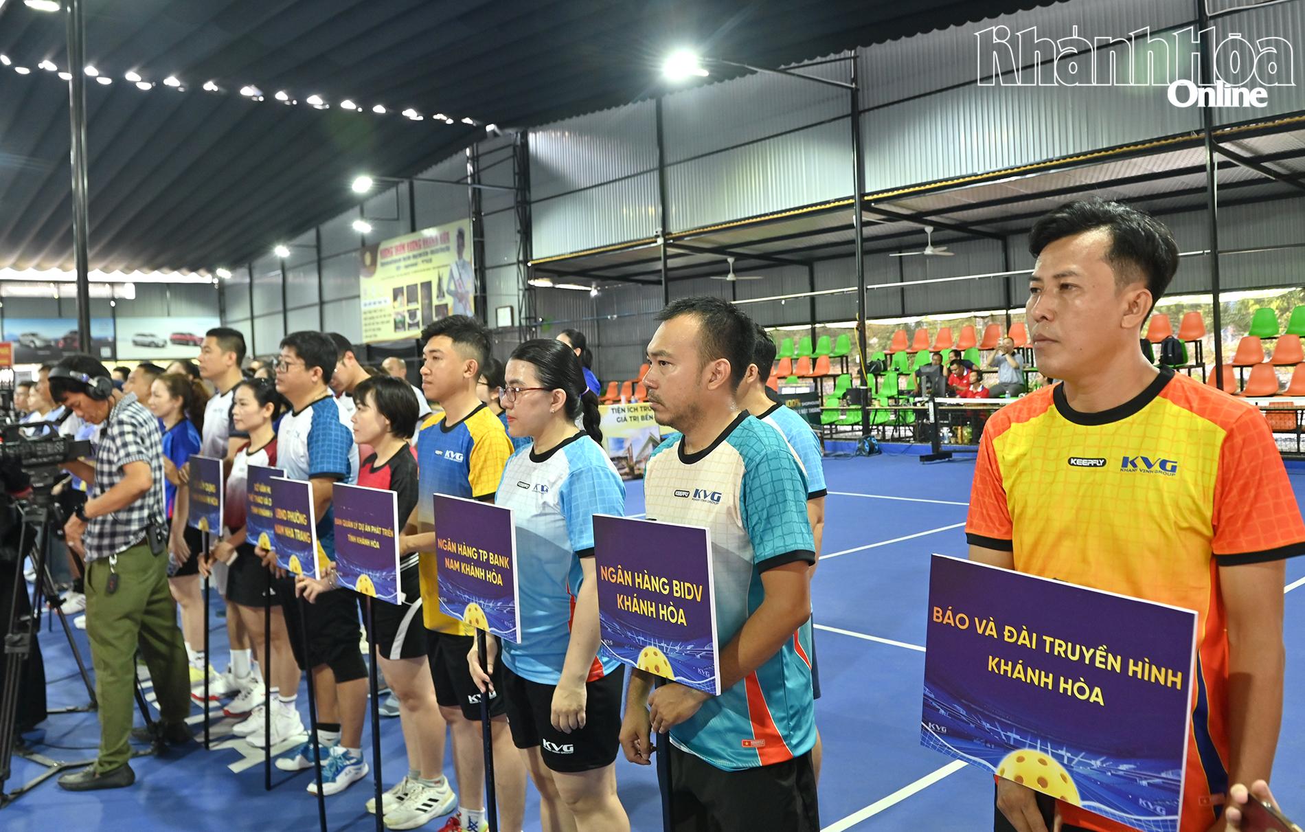 Các vận động viên tham dự hội thao.