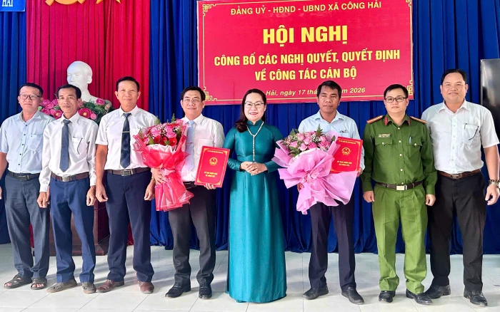 Xã Công Hải công bố nghị quyết, quyết định về công tác cán bộ