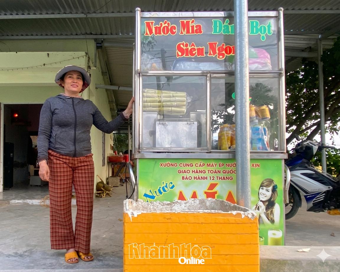 Sau khi nhận hỗ trợ, bà Lê Thị Hà Mênh (thôn Đại Mỹ) đầu tư thêm tiền mua máy ép nước mía để buôn bán.