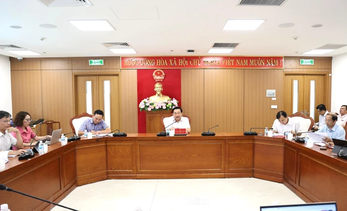 Tháo gỡ khó khăn cho các dự án điện mặt trời mái nhà