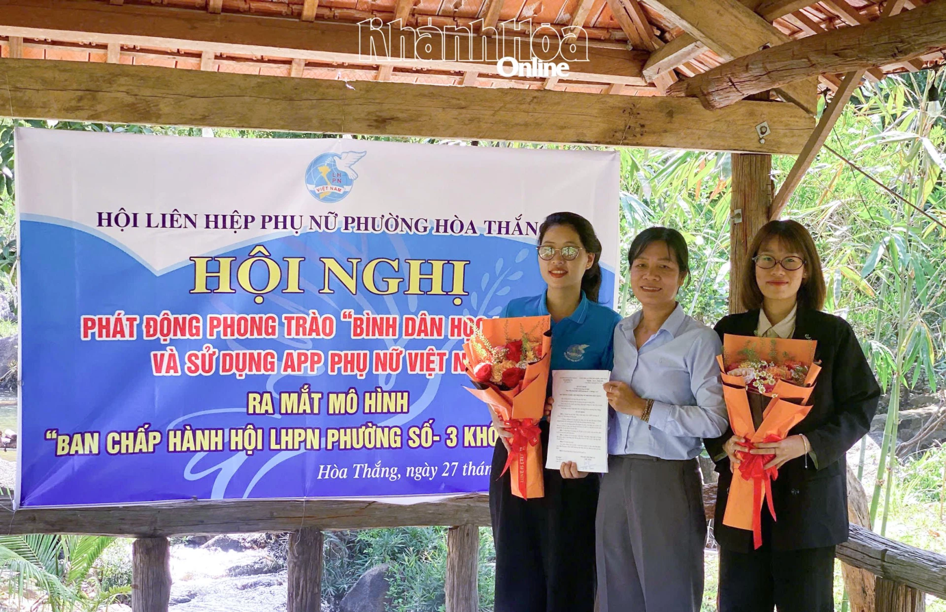 Ra mắt mô hình Ban Chấp hành Hội Liên hiệp Phụ nữ phường số - 3 không, 3 có tại phường Hòa Thắng.