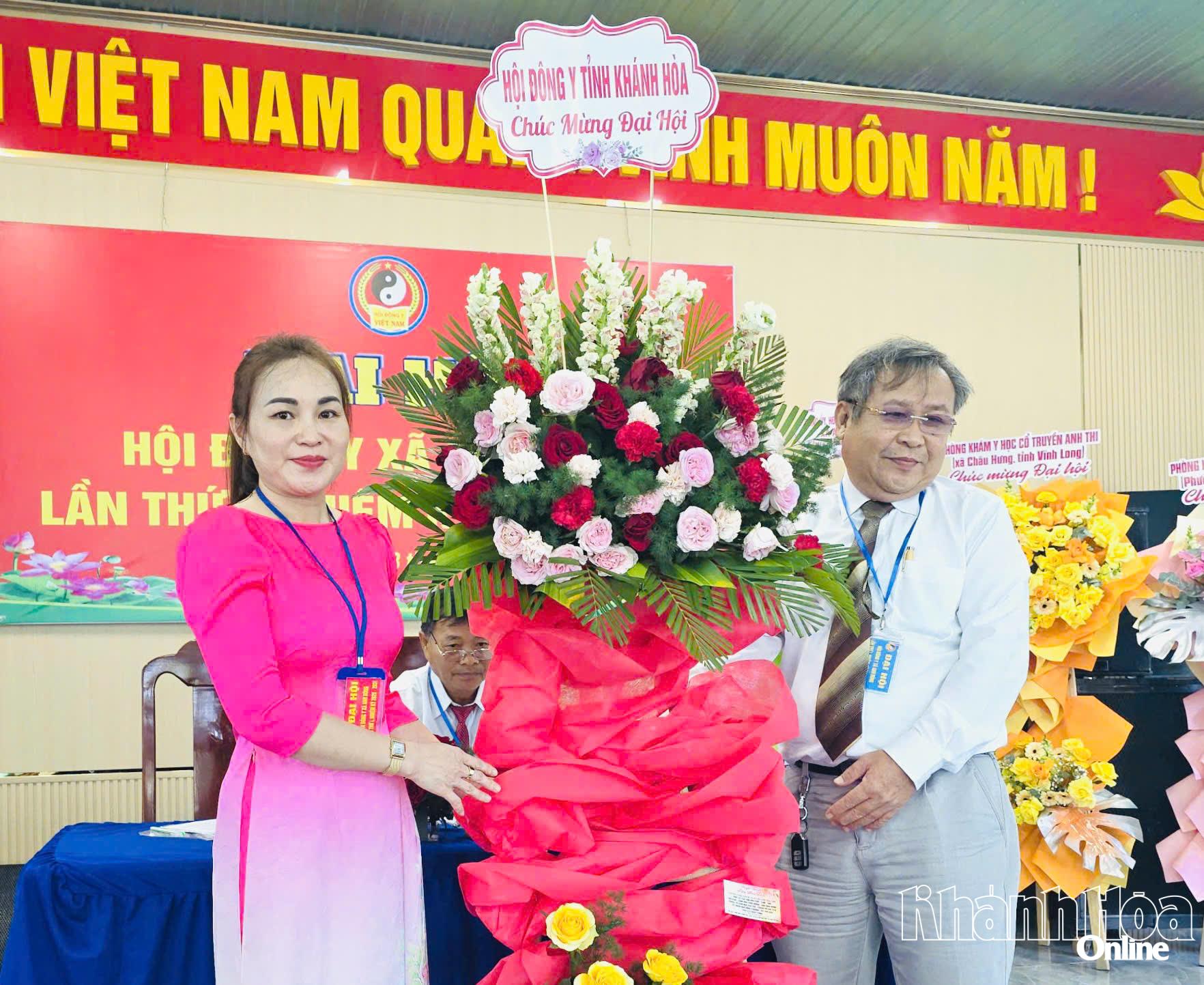 Đại hội đại biểu Hội Đông y xã Anh Dũng lần thứ I