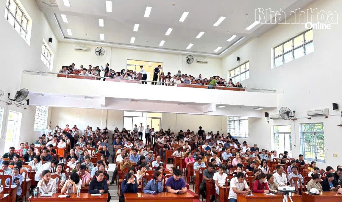 Hội nghị thu hút đông đảo hộ kinh doanh tham gia