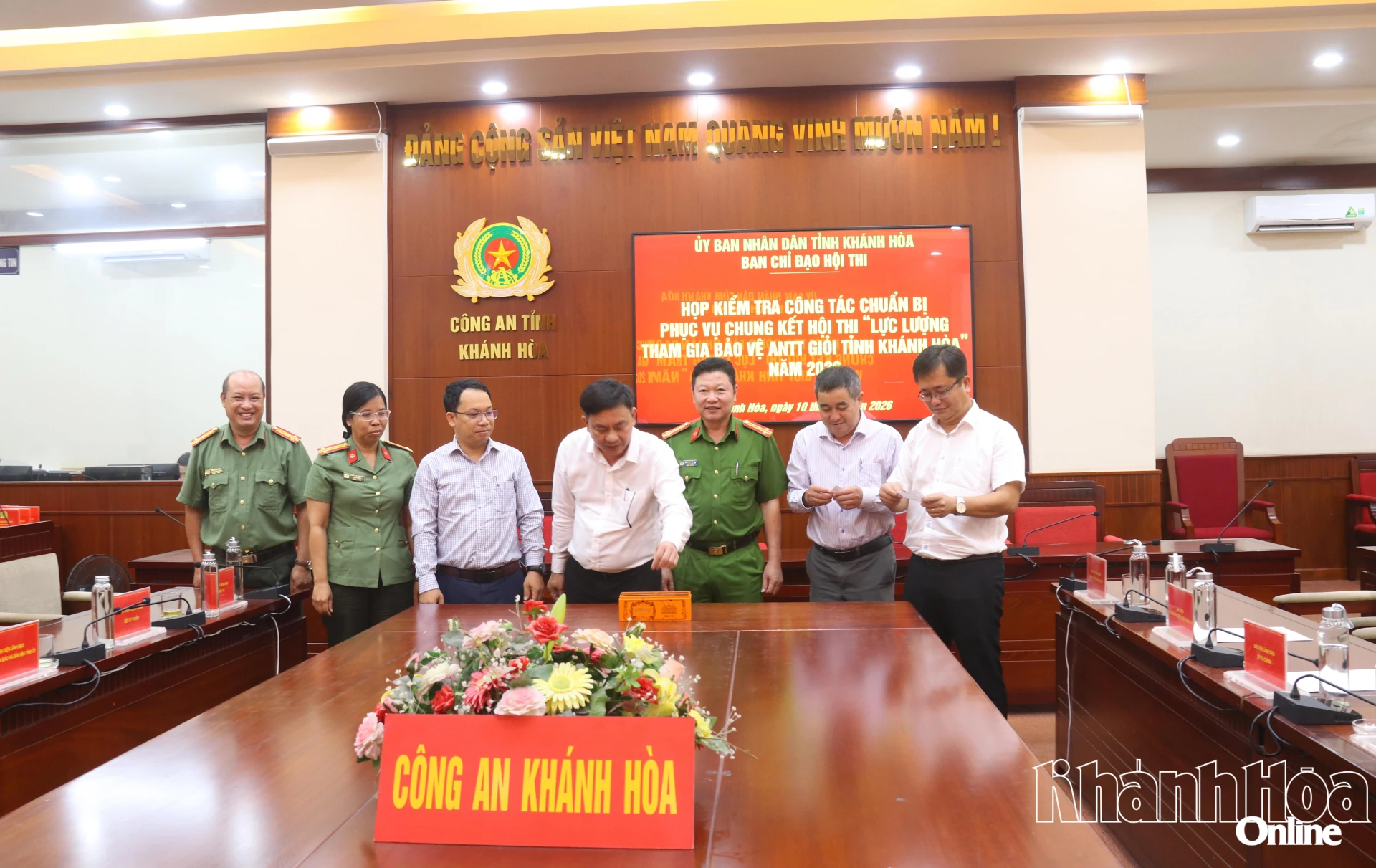 Đại diện các Đội tại Chung kết Hội thi tiến hành bốc thăm, xác định thứ tự thi.