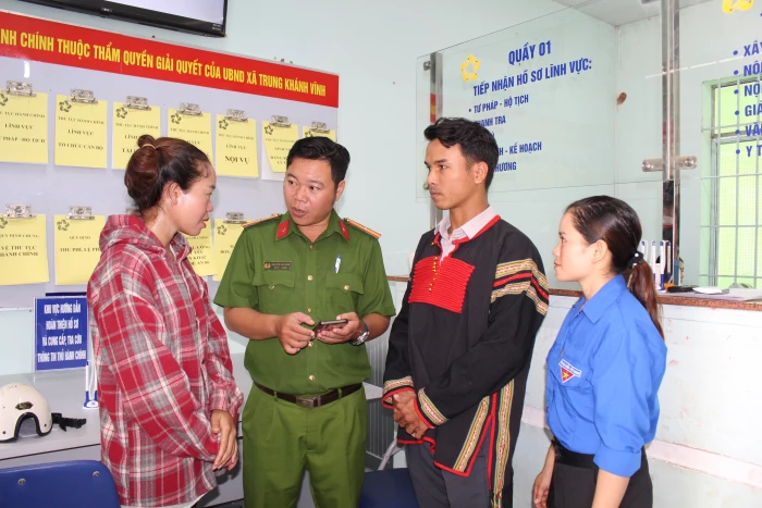 Đưa công nghệ số đến với người dân