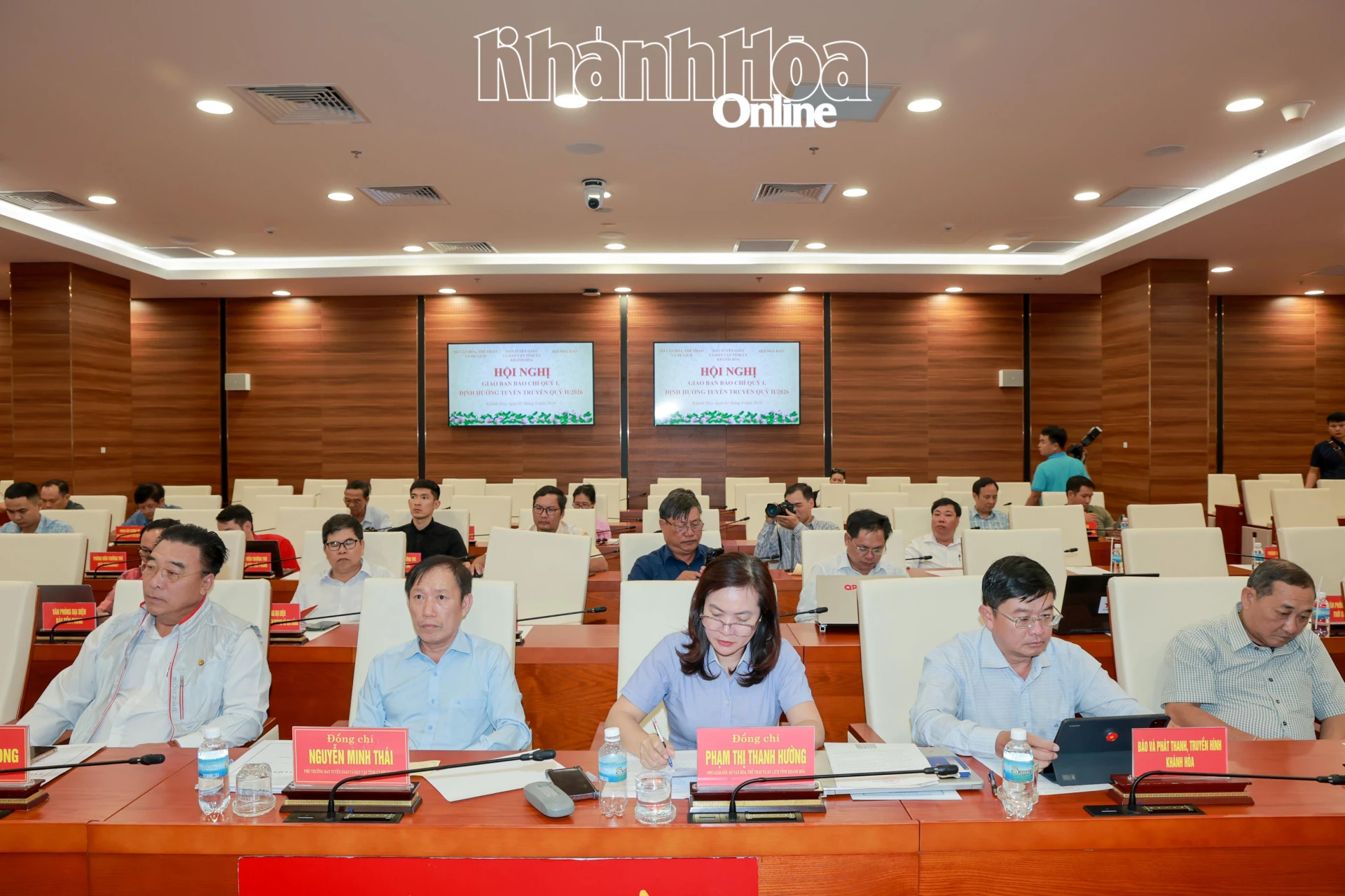 Các đại biểu tham dự hội nghị.