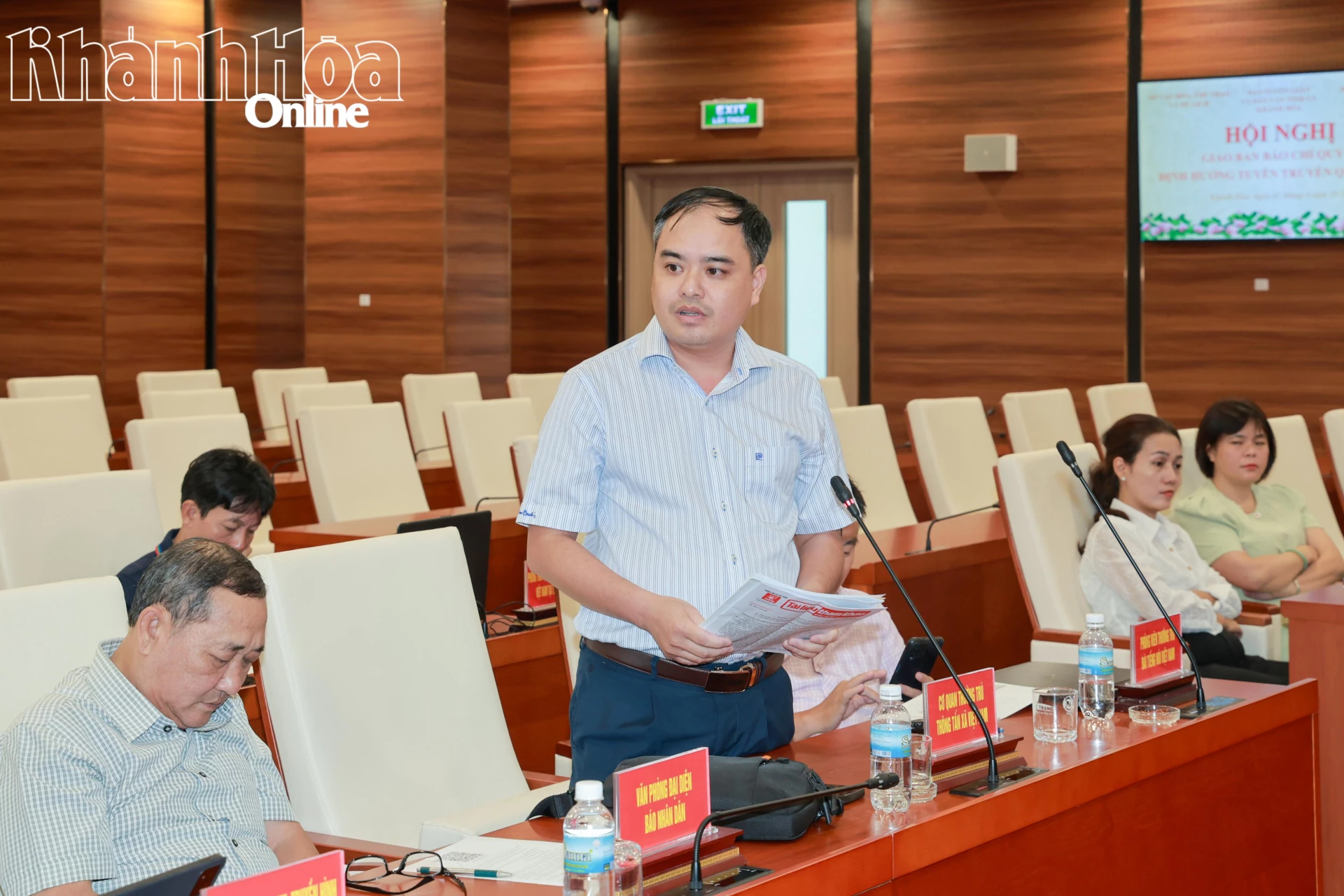 Đại diện cơ quan thường trú Thông tấn xã Việt Nam nêu một số vấn đề liên quan đến hoạt động tác nghiệp của các cơ quan báo chí.