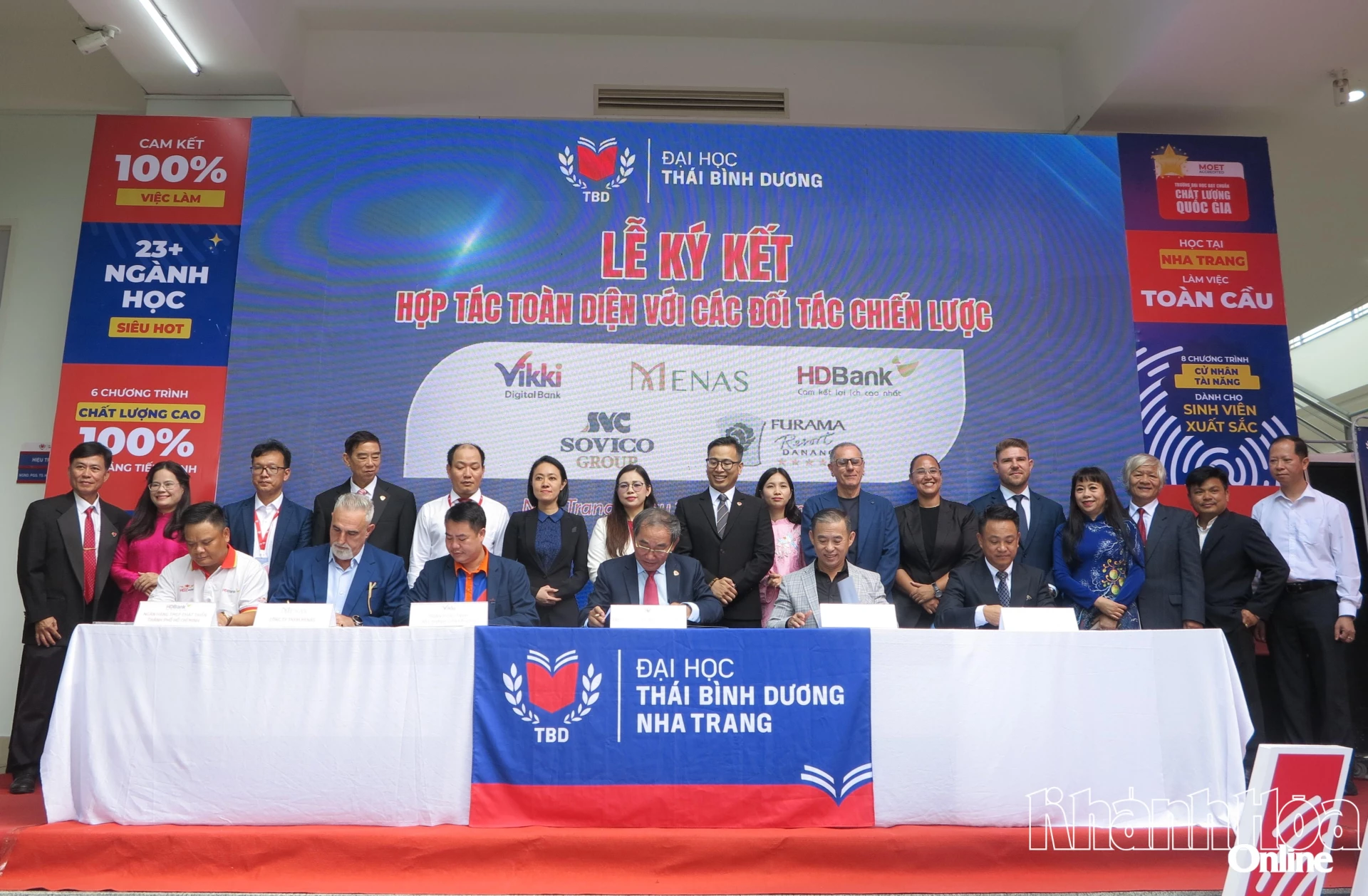 Nhà trường ký kết hợp tác với các doanh nghiệp, đơn vị. 