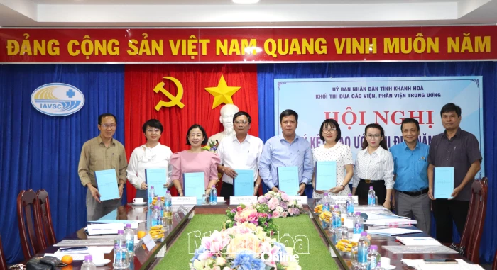 Khối các viện, phân viện Trung ương ký kết giao ước thi đua năm 2026