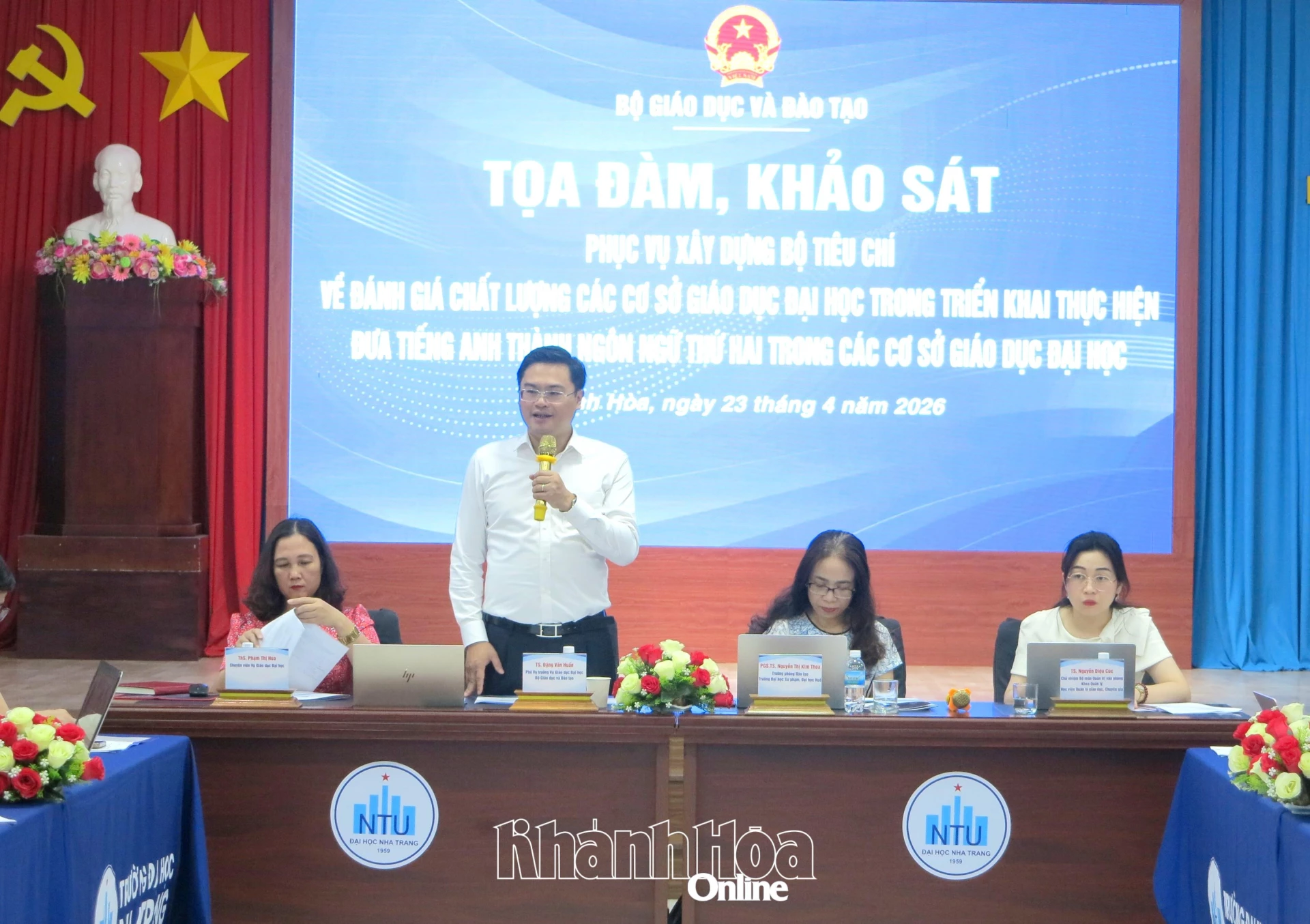 Đại diện Vụ Giáo dục đại học, Bộ Giáo dục và Đào tạo phát biểu tại chương trình. 