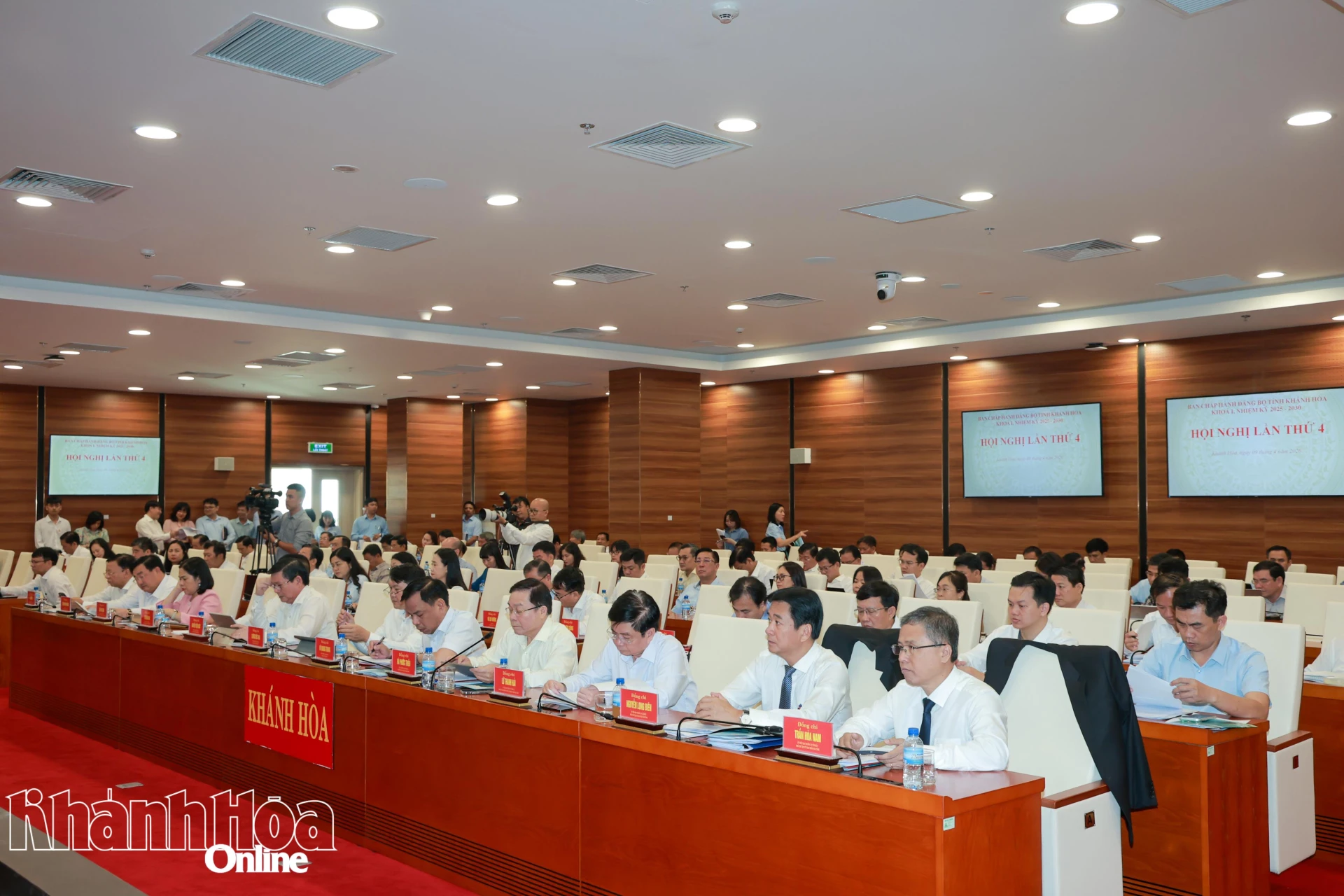 Đại biểu dự hội nghị