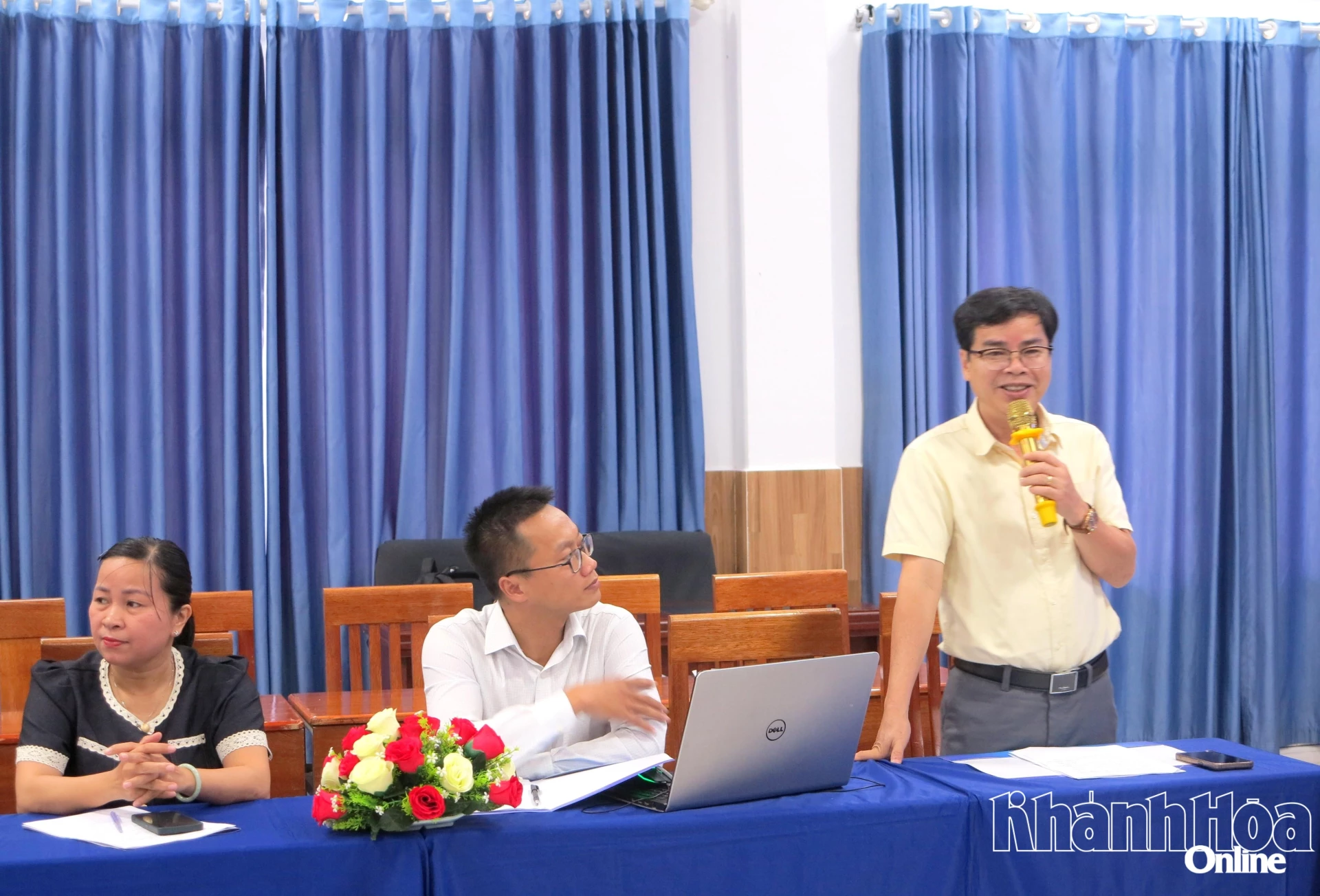 Đại diện trường đại học nêu ý kiến tại chương trình. 