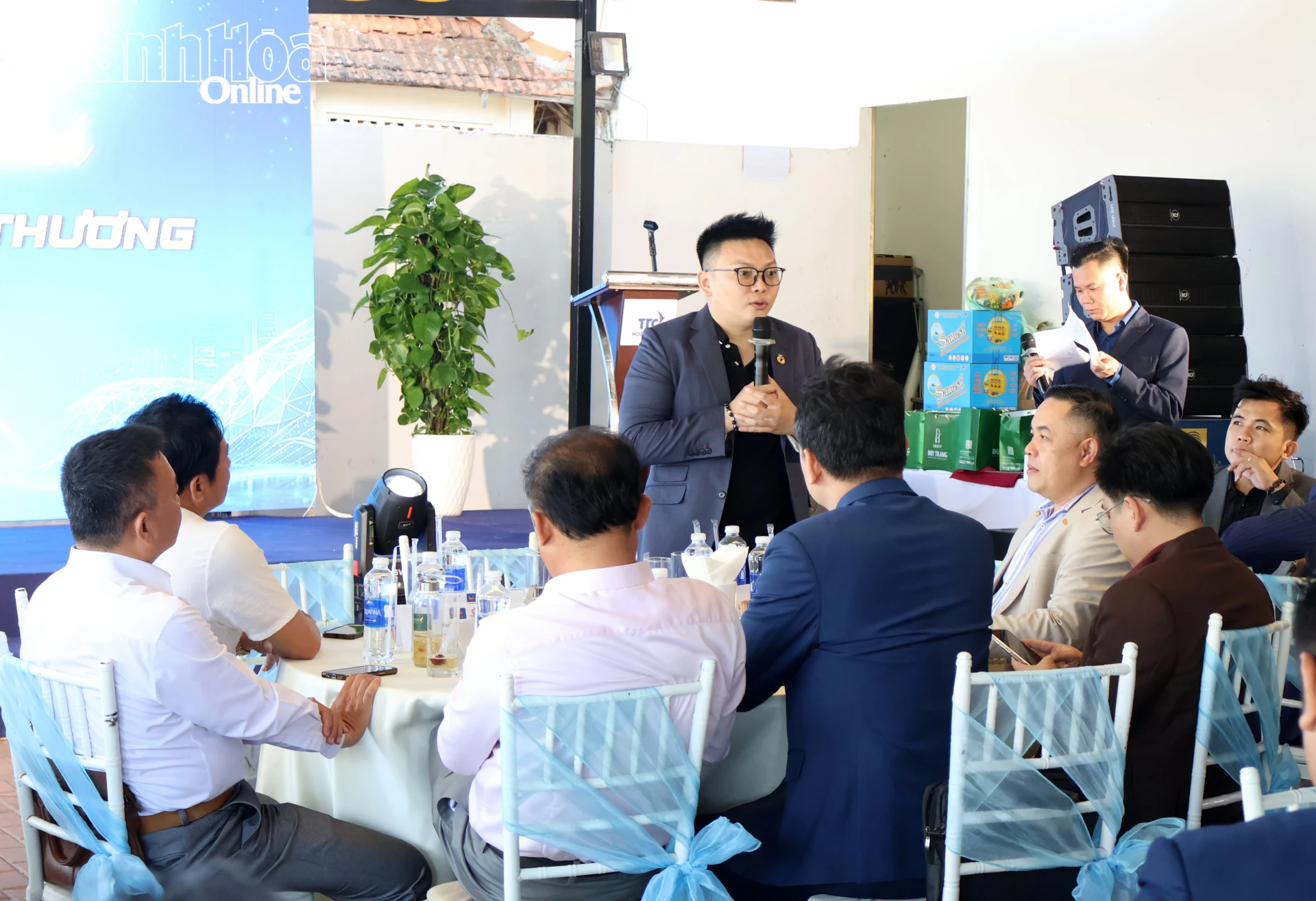 Đại diện doanh nghiệp chia sẻ tại chương trình.