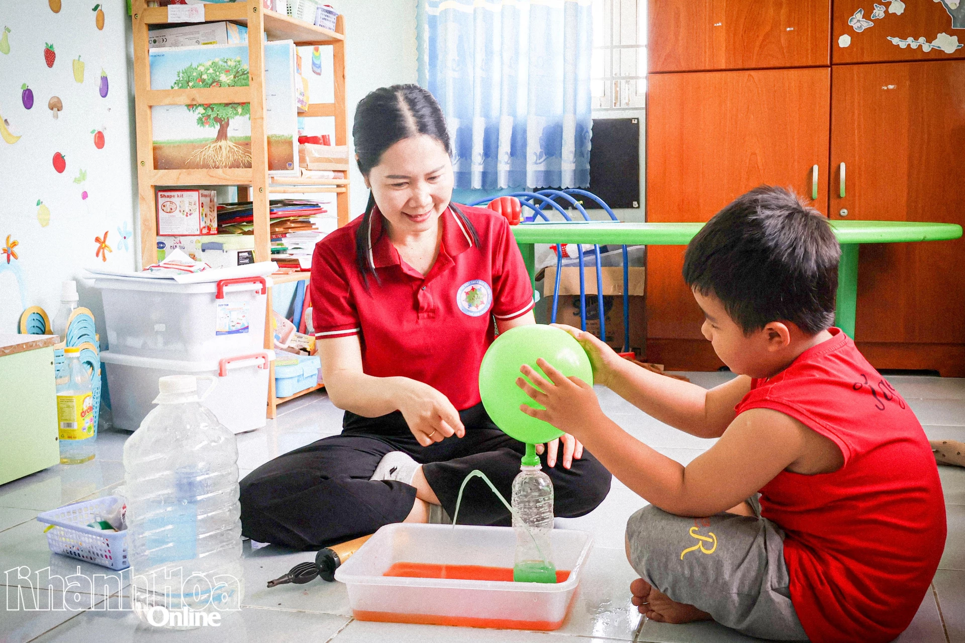 Giờ lên lớp của cô Phạm Thị Hương và trẻ em nhóm Can thiệp sớm A4.