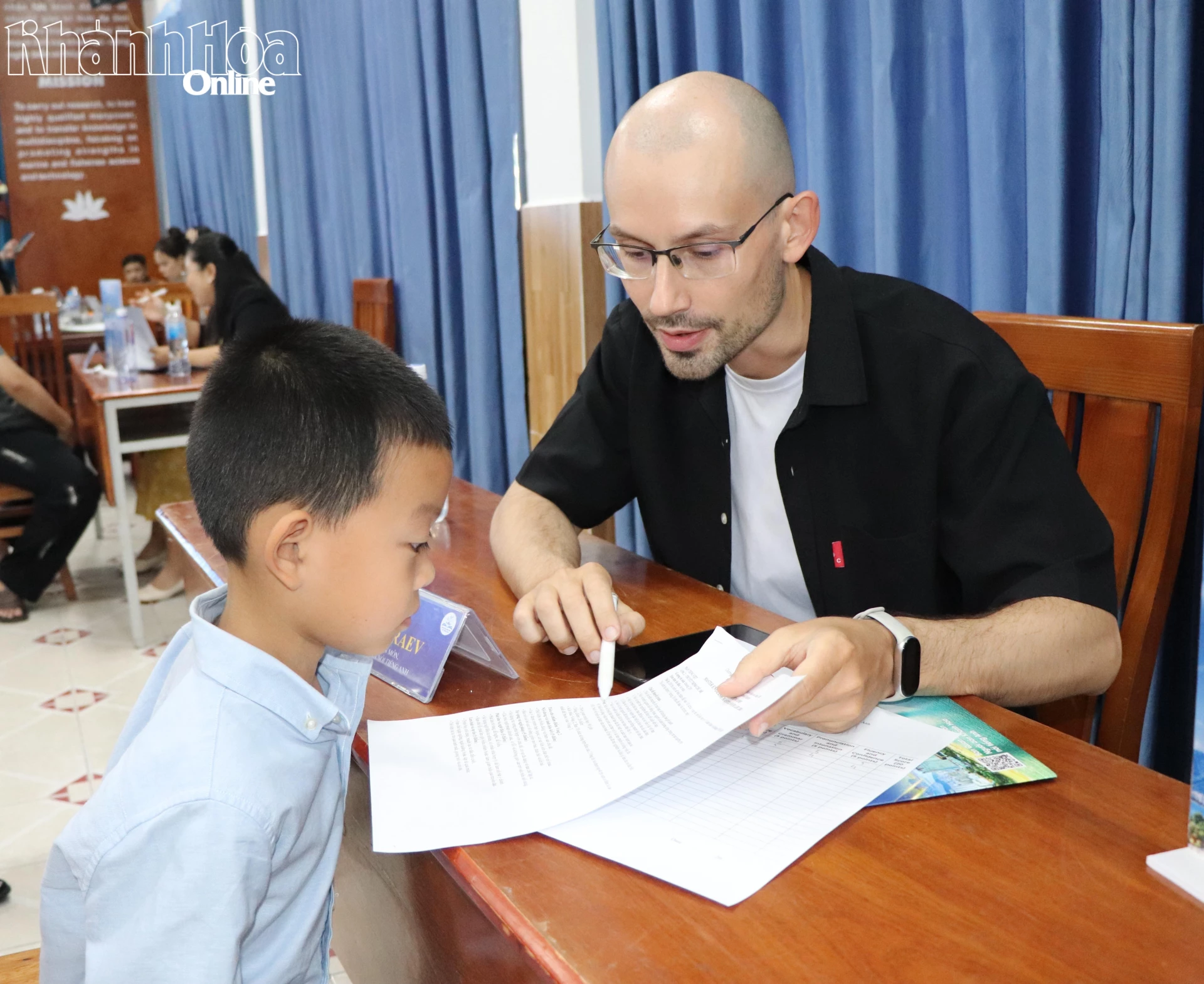 Em Nguyễn Quốc Bảo (7 tuổi, phường Bắc Cam Ranh), một trong những thí sinh nhỏ tuổi tham gia cuộc thi.