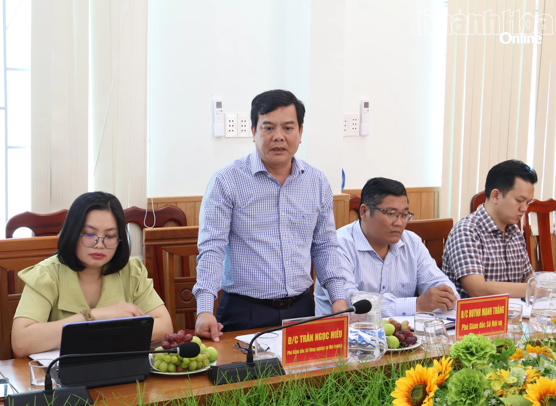 Lãnh đạo Sở Nông nghiệp và Môi trường giải đáp, làm rõ đề xuất, kiến nghị của địa phương tại buổi làm việc.